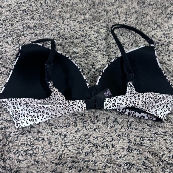 Victoria’s Secret Very Sexy Push-Up Leopard Size 34B bra bx - Picture 2 of 4